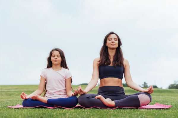 Online Course Certified Holistic Yoga & Wellness Coach