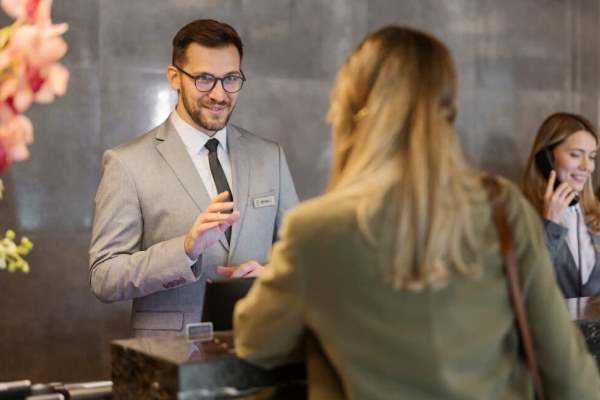 Online Course Certified Guest Experience & CRM Manager (Hotel Sector)